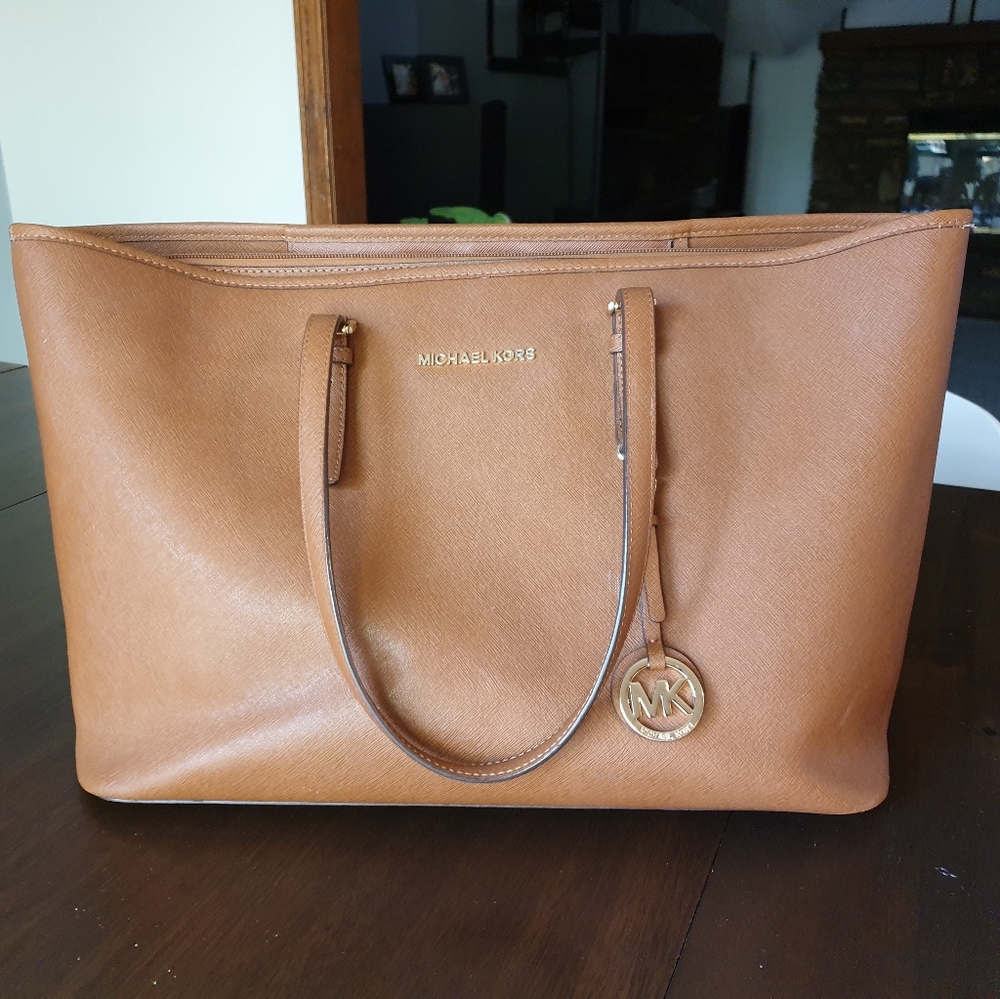 Michael Kors Large Tote in Luggage